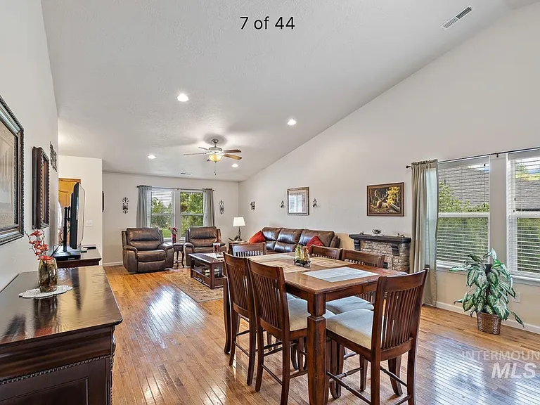 4360 Alderstone St — Photo 3