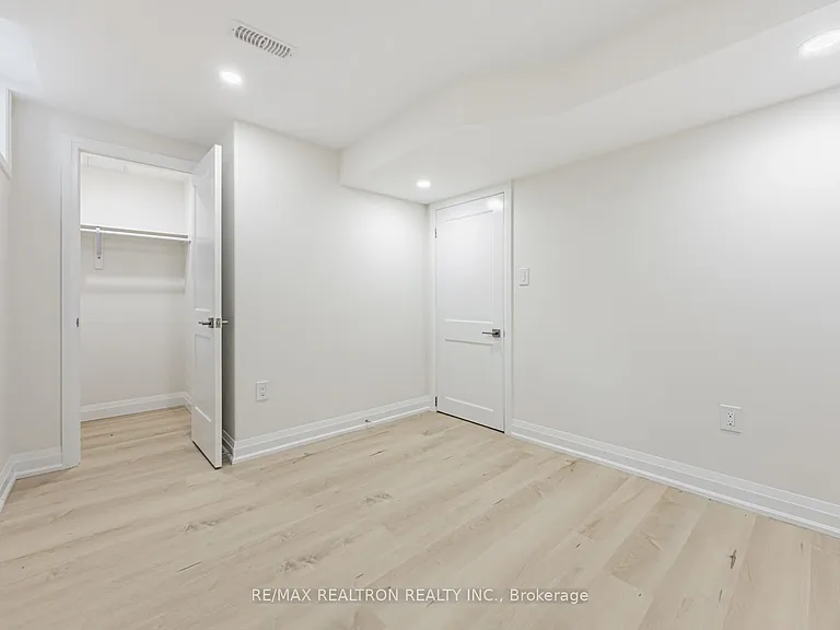 91 McRoberts Cres — Photo 27