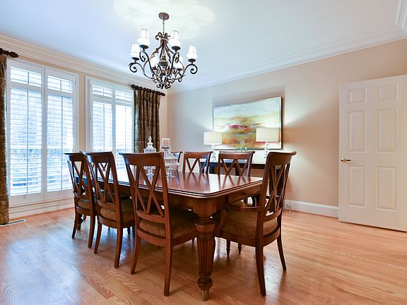 4th image of 4218 Waterford Dr