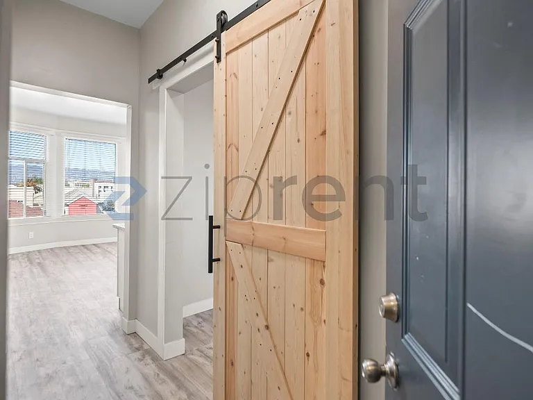 680 14th St #412 — Photo 9