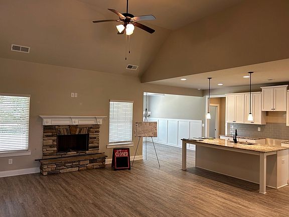 5th image of 204 Sage Ct