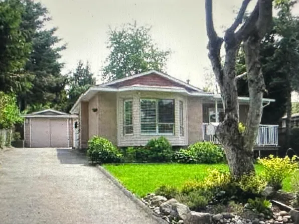 14038 114a Ave, Surrey, BC V3R 2N4