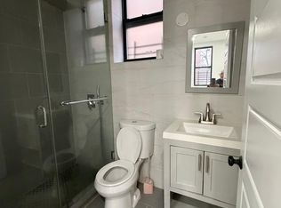 404 Soundview Ave #2R, Bronx, NY 10473