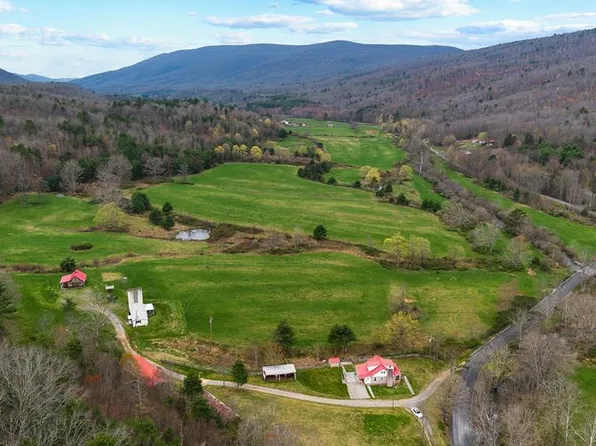 192 Hunting Camp Rd, Bastian, VA 24314