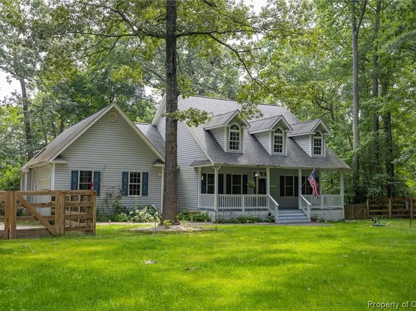 677 Steamboat Ln, Heathsville, VA 22473