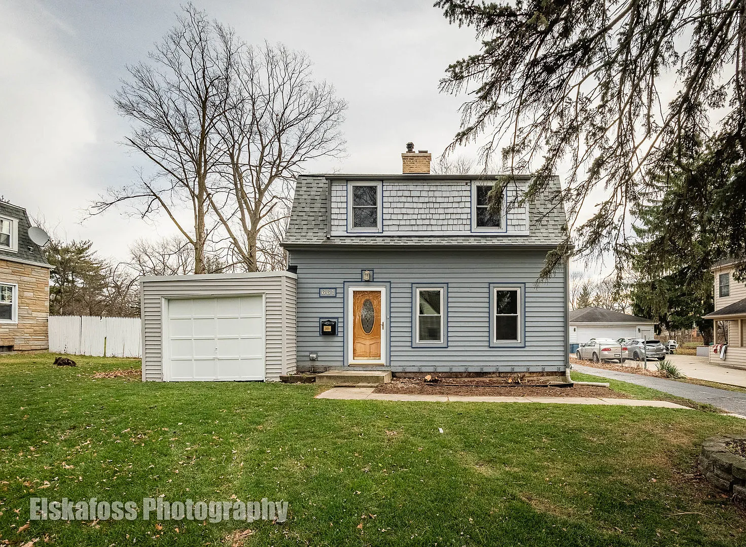 661 N Elizabeth St photo 1
