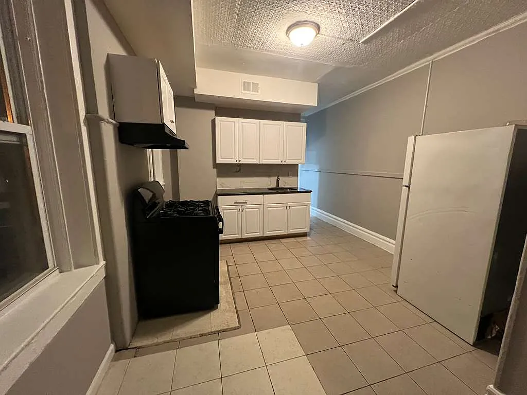 Building Photo - 1347 Springfield Ave #1