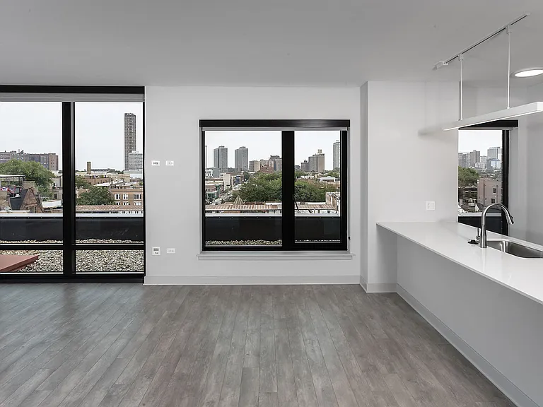 Residences at Addison & Clark — Photo 36