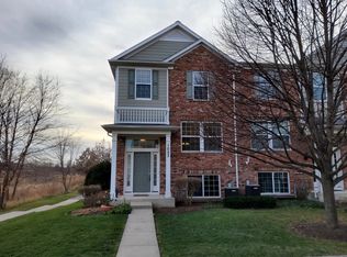 1053 Crane Pt, Elgin, IL 60124