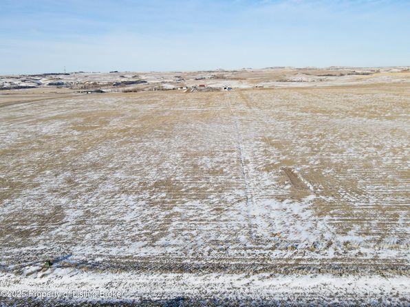 9 102p Ave SW, Dickinson, ND 58601