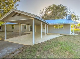 301/303 McConnell, Italy, TX 76651
