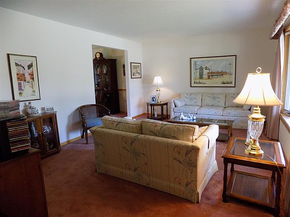 2nd image of 1516 Evergreen Pl