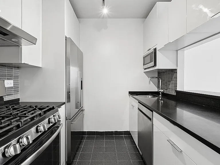 75 W End Ave #S16J — Photo 6