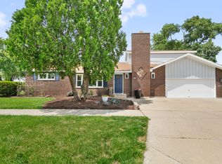 9755 Natoma Ave, Oak Lawn, IL 60453