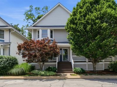 1187 Hawken Pl, Saint Louis, MO, 63119