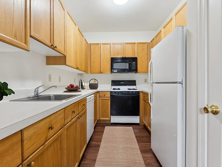 Autumn Park Apartments — Photo 39