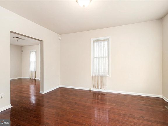 4th image of 412 Schiller Ave