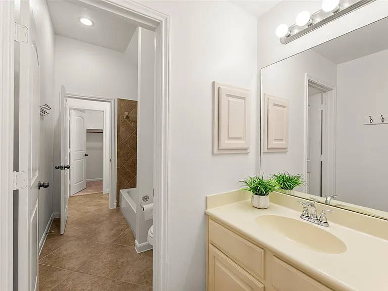 3814 Hunters Gate Ct — Photo 20