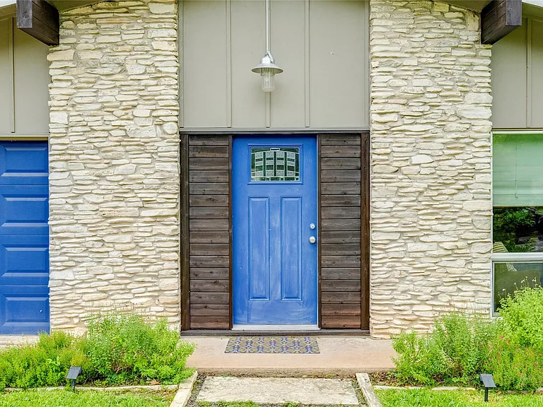 406 Arbor Ln — Photo 2