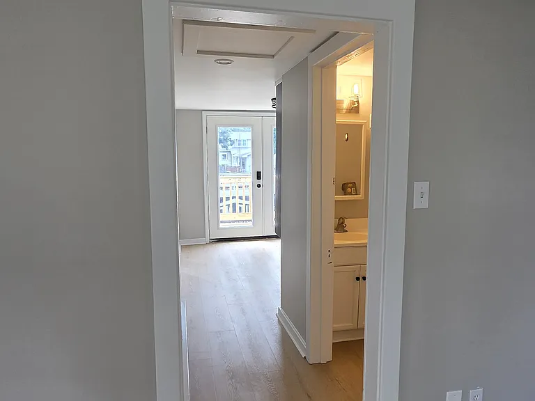 1008 George St #2 — Photo 10