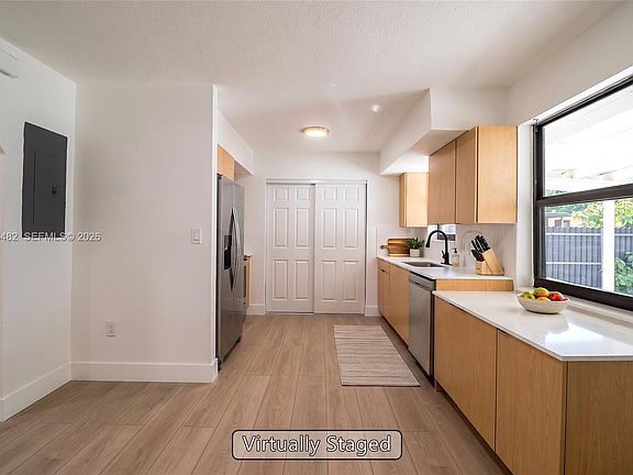2nd image of 834 NW 115th St