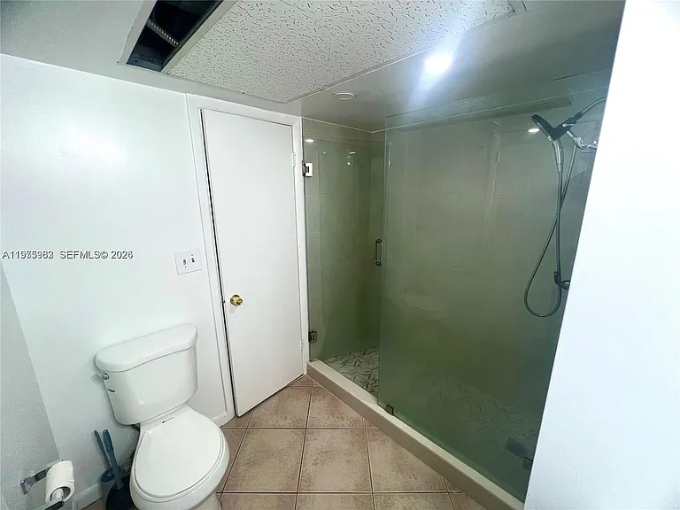3115 Oakland Shores Dr #E208 — Photo 8