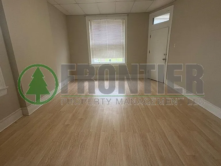 2826 Nebraska Ave — Photo 2