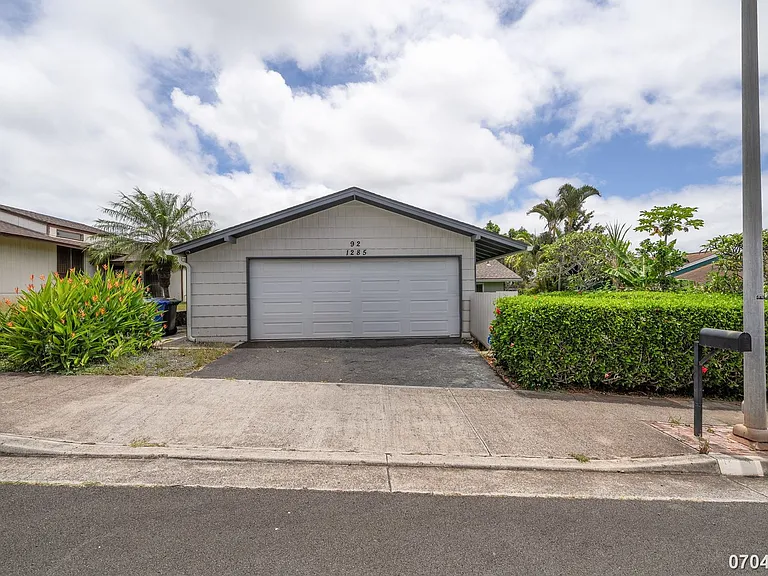 92-1285 Kikaha St — Photo 2