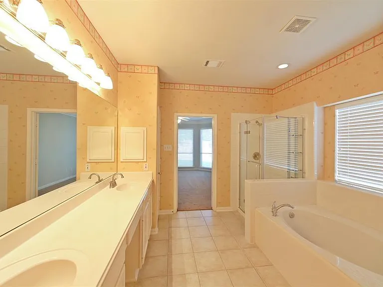 407 Groveton Ridge Ln — Photo 14