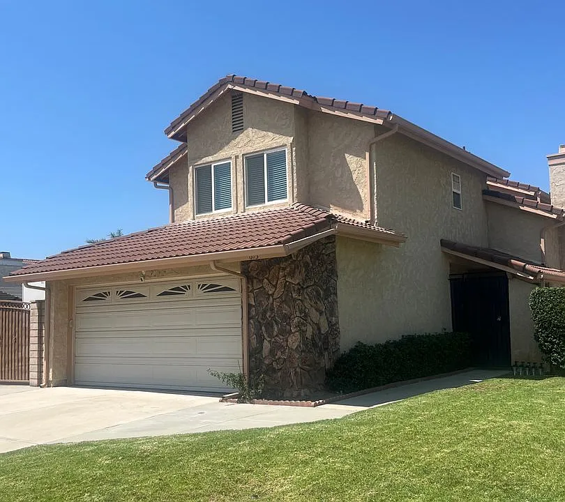 613 Santa Paula St