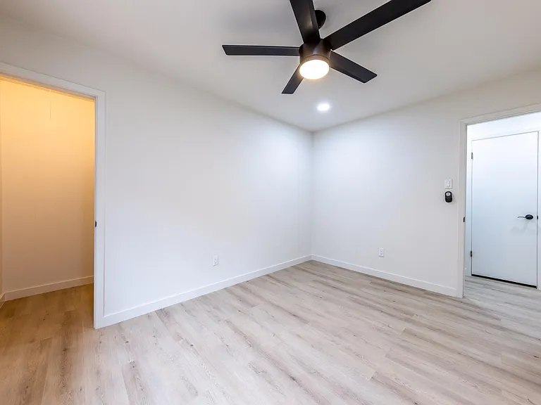 7601 W Gate Blvd — Photo 26