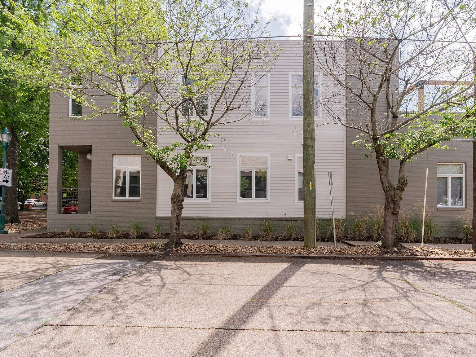 2 bed, 1.5 bath, 1450 sqft, $2,700 — Photo 3