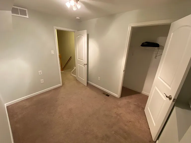 2627 E Huntingdon St — Photo 8