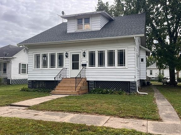 2nd image of 115 E Logan St