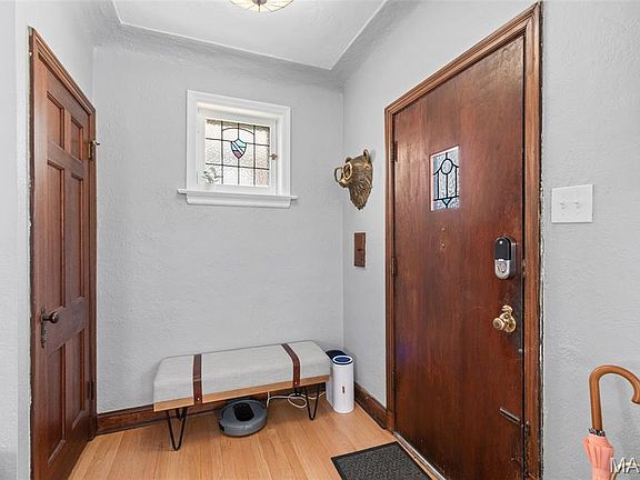 4th image of 5733 Tholozan Ave