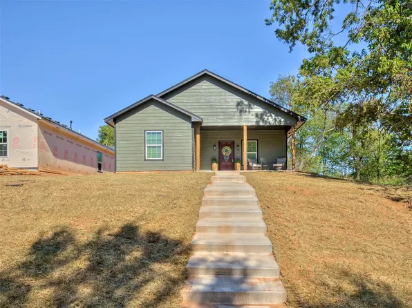 712 E Lincoln Ave, Guthrie, OK 73044