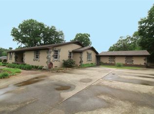 323 S White Oak Rd, White Oak, TX 75693