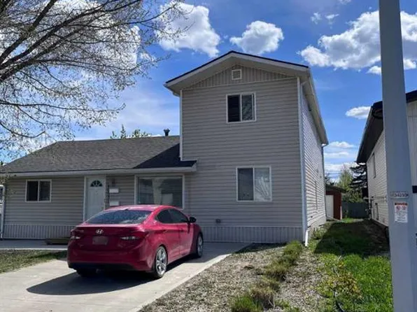 10531 N 104th Ave, Grande Prairie, AB T8V 1G2