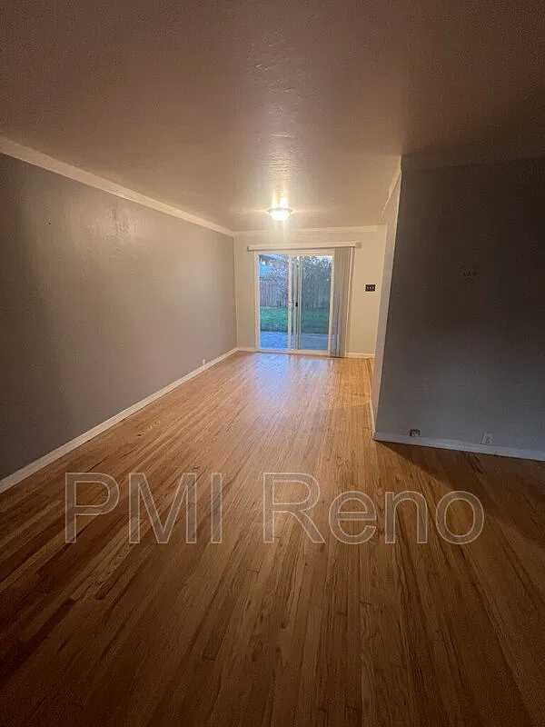 2 bed, 1.0 bath, 901 sqft, $1,800 — Photo 3