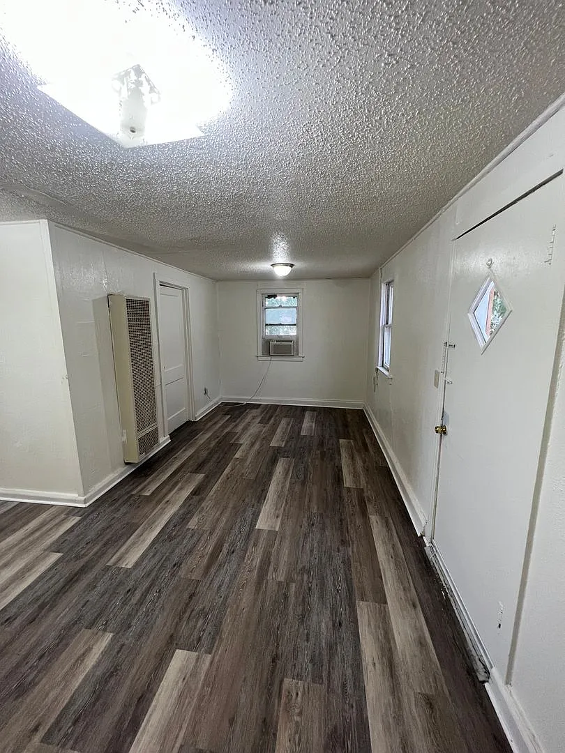 532 W. 14th — Photo 3