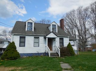 418 Flat Top Rd, Shady Spring, WV 25918