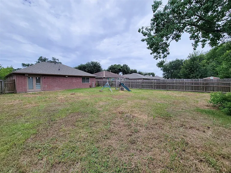 16006 Hiram Clarke Rd — Photo 29