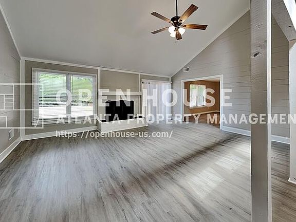 4th image of 1100 Lake Dr