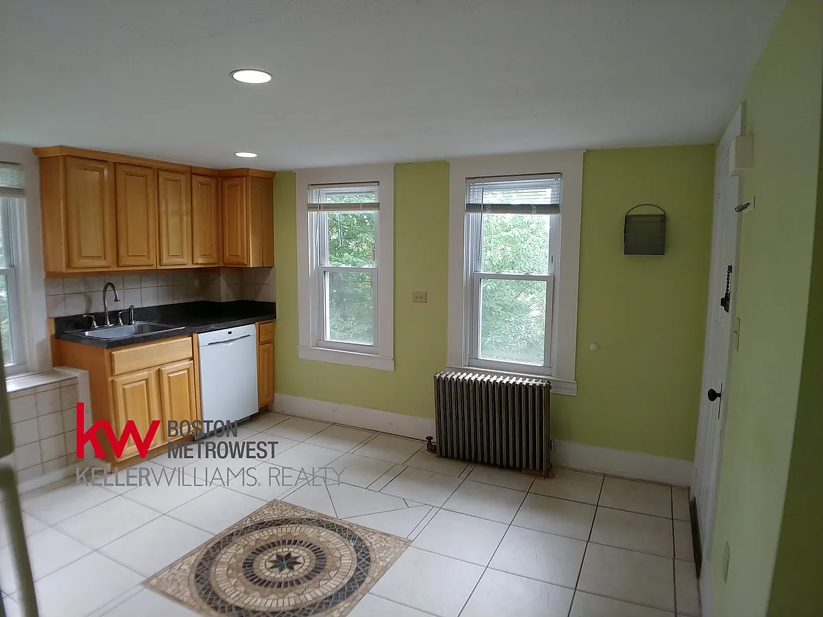 Building Photo - 77 Hudson St #2