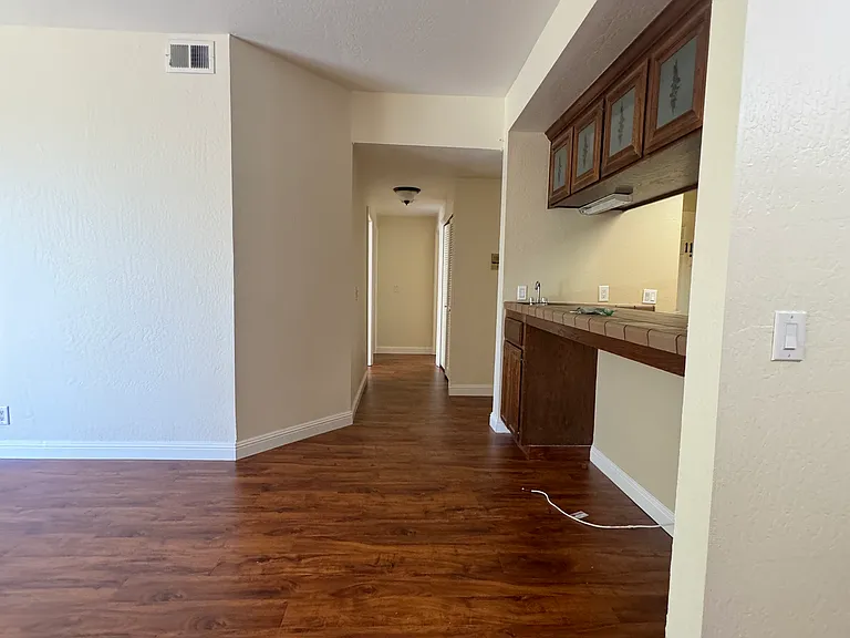 25912 Hayward Blvd — Photo 10