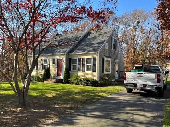 6 Wayside Ln, Sandwich, MA 02563