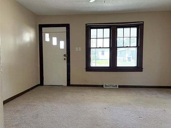 4th image of 315 W Kagay Ave