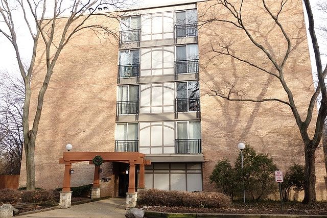 1st image of 5800 Oakwood Dr Unit 5A