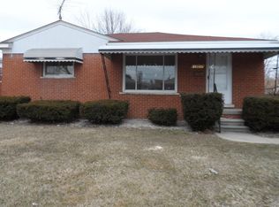 21525 Arrowhead St, Saint Clair Shores, MI 48082