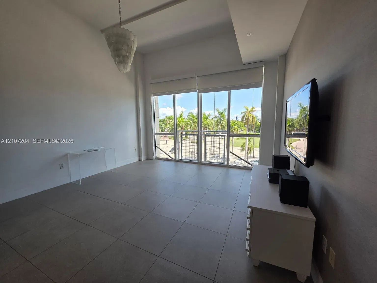 Vizcayne North Condo — Photo 2